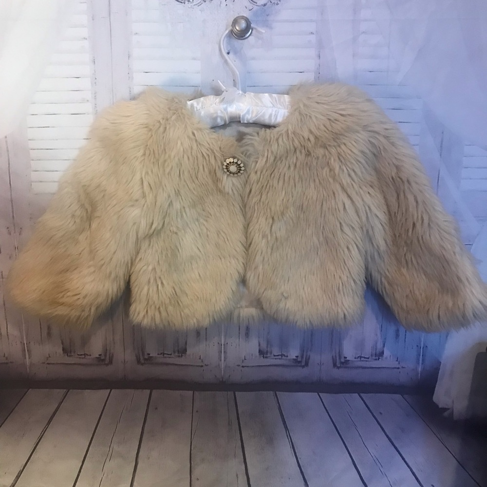 Baby Gap Toddler Girl Ivory Faux Fur Jacket/Coat Lined Sz M/L.